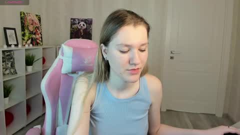 Snapshot of mariel_brown chatting on March 11, 2:29 pm mariel_brown online show from March 11, 2:29 pm