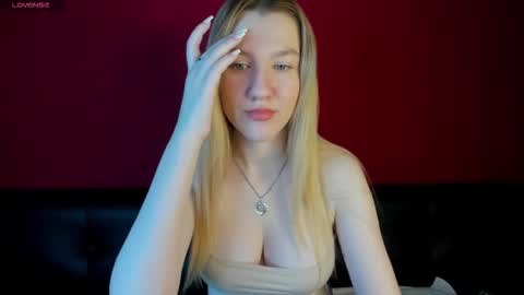 Snapshot of mariel_brown chatting on September 19, 8:05 am mariel_brown online show from September 19, 8:05 am