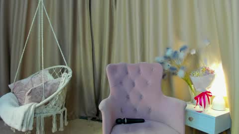 Mariel online show from April 9, 2:00 am