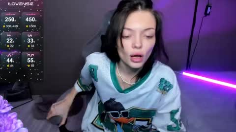 Maria  online show from April 4, 4:15 pm