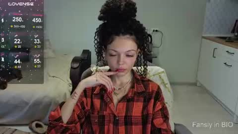 Snapshot of mariella__adams chatting on June 22, 6:16 pm Maria online show from June 22, 6:16 pm