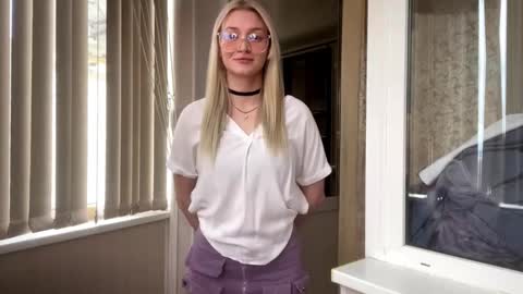 Hey Im Ash  I think together we can hit first 10 thumbs up online show from February 26, 11:09 am