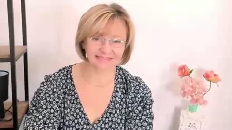 MarieMature online show from June 17, 5:43 am