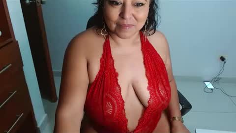 Snapshot of mariemiller19 chatting on February 14, 6:56 am Diana online show from February 14, 6:56 am