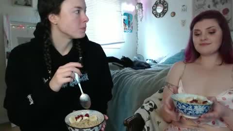 marigoldrue online show from February 25, 8:41 pm