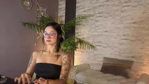 Snapshot of mariianadiaz1_ chatting on February 16, 2:24 pm Maryyy online show from February 16, 2:24 pm