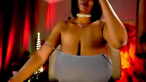 Snapshot of mariicha chatting on December 18, 9:47 am Nikita - Scroll down and read my bio please. New Pictures in Bio online show from December 18, 9:47 am