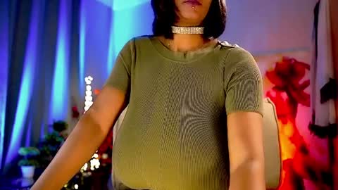 Snapshot of mariicha chatting on December 29, 7:06 am Nikita - Scroll down and read my bio please. New Pictures in Bio online show from December 29, 7:06 am