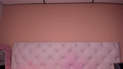 Snapshot of mariie_tayy chatting on December 12, 10:52 pm mariie_tayy online show from December 12, 10:52 pm
