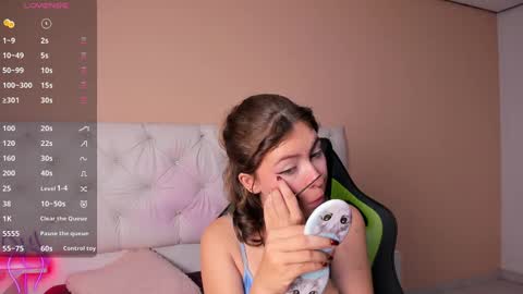 Snapshot of mariie_tayy chatting on December 20, 12:08 am mariie_tayy online show from December 20, 12:08 am