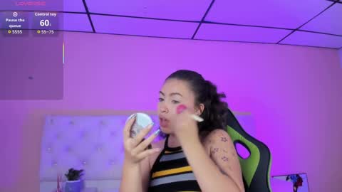 Snapshot of mariie_tayy chatting on October 8, 8:28 pm mariie_tayy online show from October 8, 8:28 pm