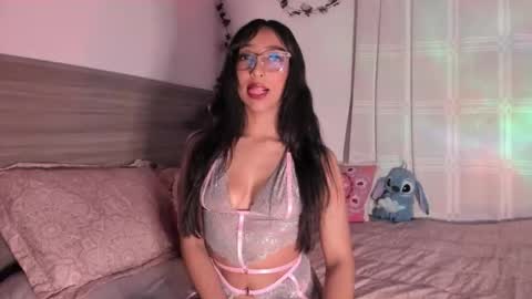 Snapshot of marijaneh chatting on December 1, 9:14 am Luna Dulk online show from December 1, 9:14 am