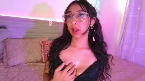 Snapshot of marijaneh chatting on April 4, 12:35 pm Luna Dulk online show from April 4, 12:35 pm