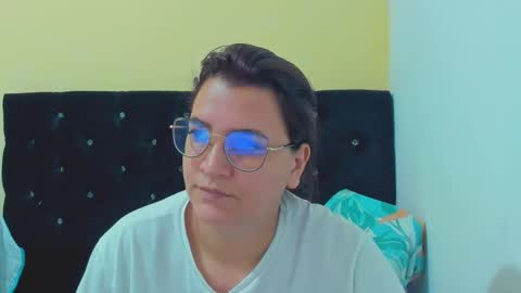 Snapshot of marilyn_garcia chatting on December 30, 12:32 am MARILYN SEXY online show from December 30, 12:32 am