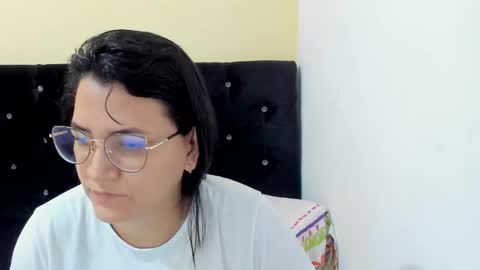 Snapshot of marilyn_garcia chatting on January 5, 3:45 pm MARILYN SEXY online show from January 5, 3:45 pm