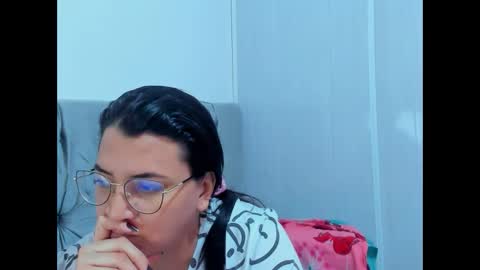 Snapshot of marilyn_garcia chatting on January 20, 5:37 pm MARILYN SEXY online show from January 20, 5:37 pm