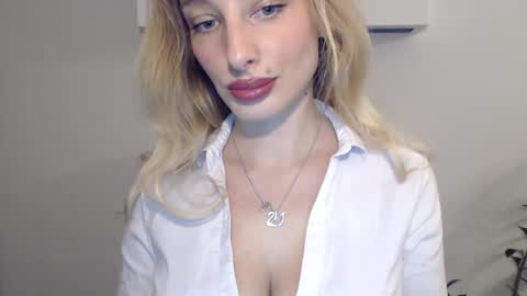 Snapshot of marilyndevilish chatting on January 6, 3:40 pm MarilynDevilish online show from January 6, 3:40 pm