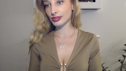 Snapshot of marilyndevilish chatting on January 13, 3:47 pm MarilynDevilish online show from January 13, 3:47 pm