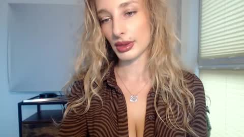 Snapshot of marilyndevilish chatting on January 18, 8:31 am MarilynDevilish online show from January 18, 8:31 am