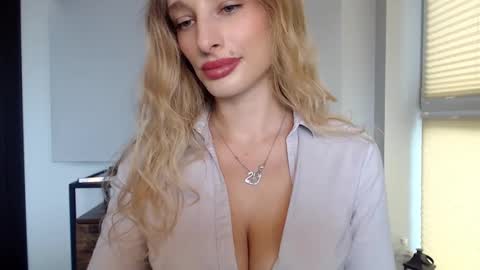 Snapshot of marilyndevilish chatting on January 24, 11:37 am MarilynDevilish online show from January 24, 11:37 am