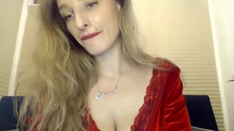 Snapshot of marilyndevilish chatting on March 6, 7:32 pm MarilynDevilish online show from March 6, 7:32 pm