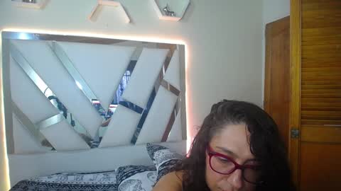 Snapshot of marilynetthan chatting on December 14, 4:31 pm marilynetthan online show from December 14, 4:31 pm