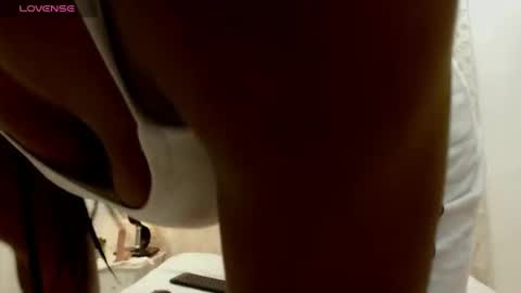 Snapshot of marilynrios_12 chatting on February 19, 11:36 pm MarilynRios 12 online show from February 19, 11:36 pm