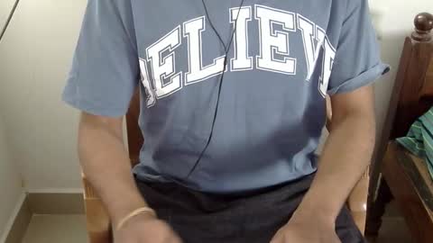 Snapshot of marinavine chatting on February 1, 4:22 am The SHY UncutBoy online show from February 1, 4:22 am