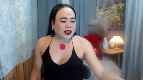 LEAH online show from March 8, 8:01 pm