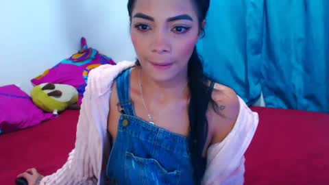 Snapshot of marisajara_ chatting on February 12, 1:09 am marisa online show from February 12, 1:09 am