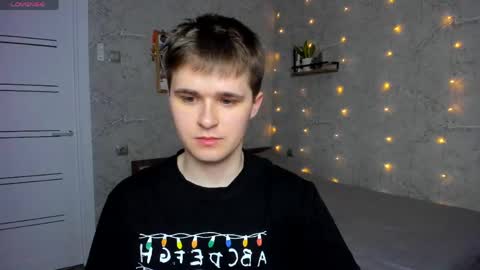 Snapshot of mark_bearcub chatting on May 14, 2:51 am Mark online show from May 14, 2:51 am
