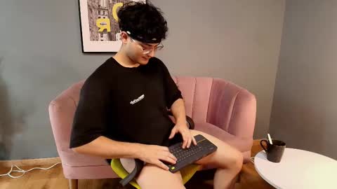 mark_evans1_ online show from February 22, 7:58 pm