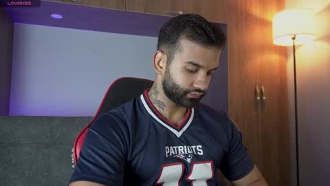 Mark online show from February 8, 11:52 pm