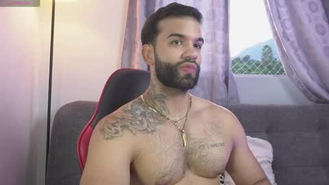 Snapshot of mark_hazze chatting on May 3, 11:00 pm Mark online show from May 3, 11:00 pm