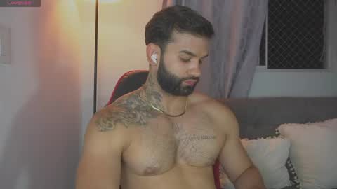 Snapshot of mark_hazze chatting on May 9, 11:54 pm Mark online show from May 9, 11:54 pm