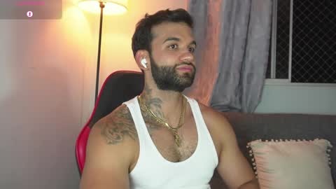 Snapshot of mark_hazze chatting on May 22, 1:02 am Mark online show from May 22, 1:02 am
