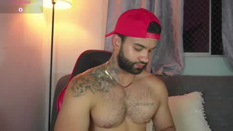 Snapshot of mark_hazze chatting on May 30, 12:30 am Mark online show from May 30, 12:30 am