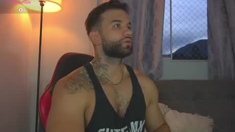 Snapshot of mark_hazze chatting on June 12, 11:25 pm Mark online show from June 12, 11:25 pm