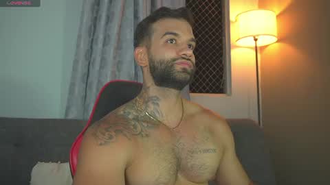 Snapshot of mark_hazze chatting on June 30, 12:33 am Mark online show from June 30, 12:33 am