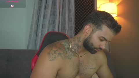Snapshot of mark_hazze chatting on July 2, 12:21 am Mark online show from July 2, 12:21 am