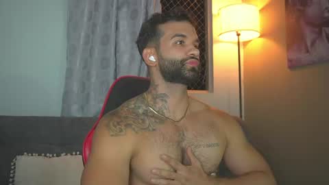 Snapshot of mark_hazze chatting on July 23, 11:46 pm Mark online show from July 23, 11:46 pm