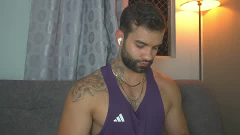 Snapshot of mark_hazze chatting on August 2, 12:31 am Mark online show from August 2, 12:31 am