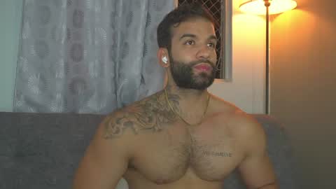 Snapshot of mark_hazze chatting on August 5, 12:02 am Mark online show from August 5, 12:02 am