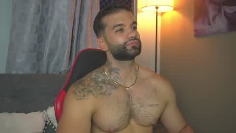 Snapshot of mark_hazze chatting on August 6, 11:39 pm Mark online show from August 6, 11:39 pm