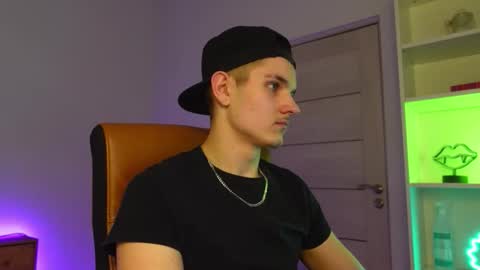 MARK KARSON online show from February 8, 5:27 pm