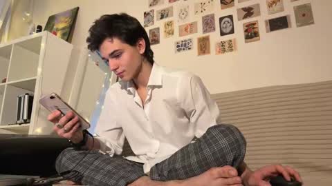 Mark online show from November 18, 12:53 pm