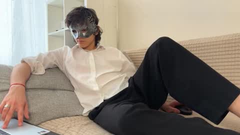 Mark online show from February 15, 9:41 am