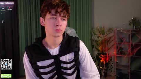 Mark online show from October 31, 11:22 am