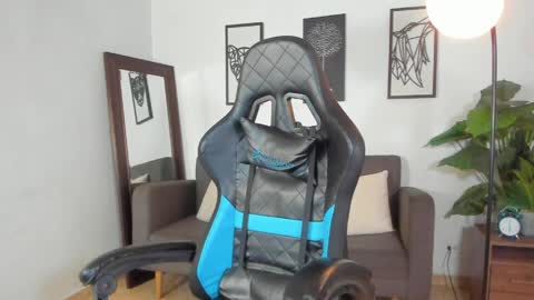 mark_x23 online show from April 5, 2:31 am