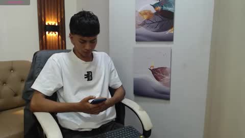 markbowie online show from October 4, 4:32 am